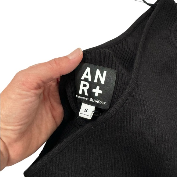 Alp N Rock | ANR+ Marie One Shoulder Eco Vero Ribbed Sweater in Black Small - Picture 4 of 9